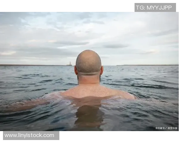 游泳对心理健康的积极影响及其在缓解压力和焦虑中的作用研究