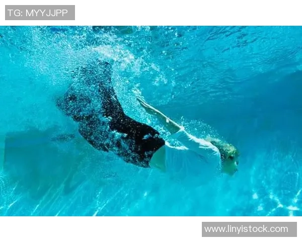 夏季潮流新风尚，泳衣设计的创新与搭配技巧全面解析